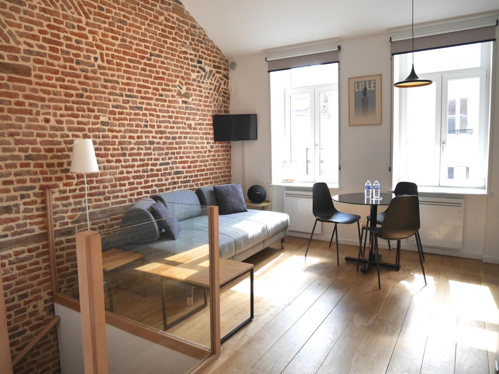 เลอ ชัต กี ดอร์ Apartment ลีลล์ ภายนอก รูปภาพ